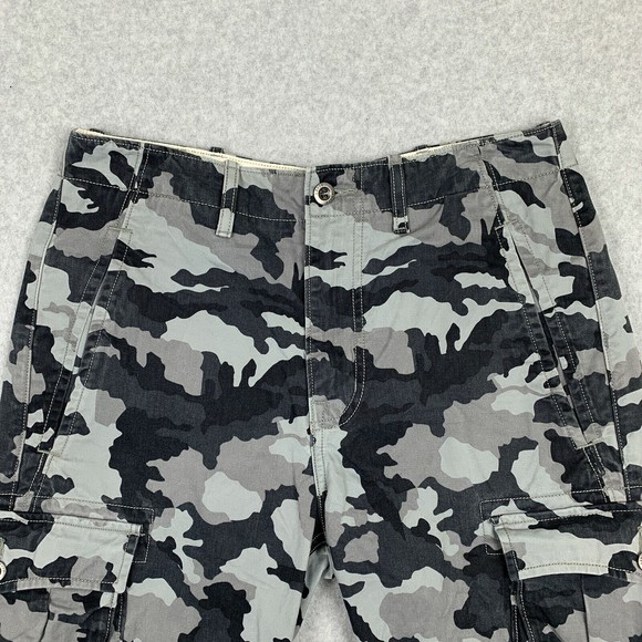 Levis Cargo Shorts Mens Sz 29 (30 x 10.5) Camo Gray Black White Tab Army Pockets - Picture 3 of 16